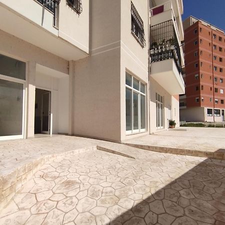 Hergi Apartament Vlore Bagian luar foto