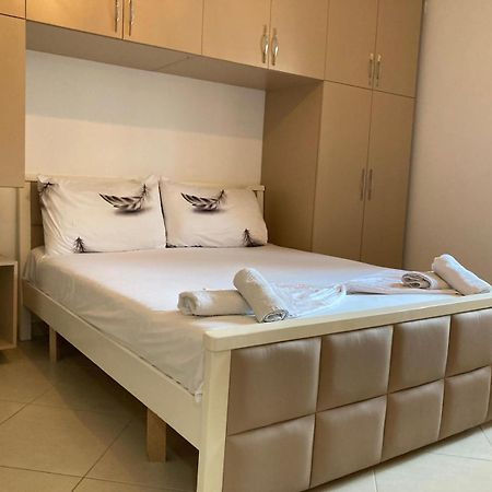 Hergi Apartament Vlore Bagian luar foto