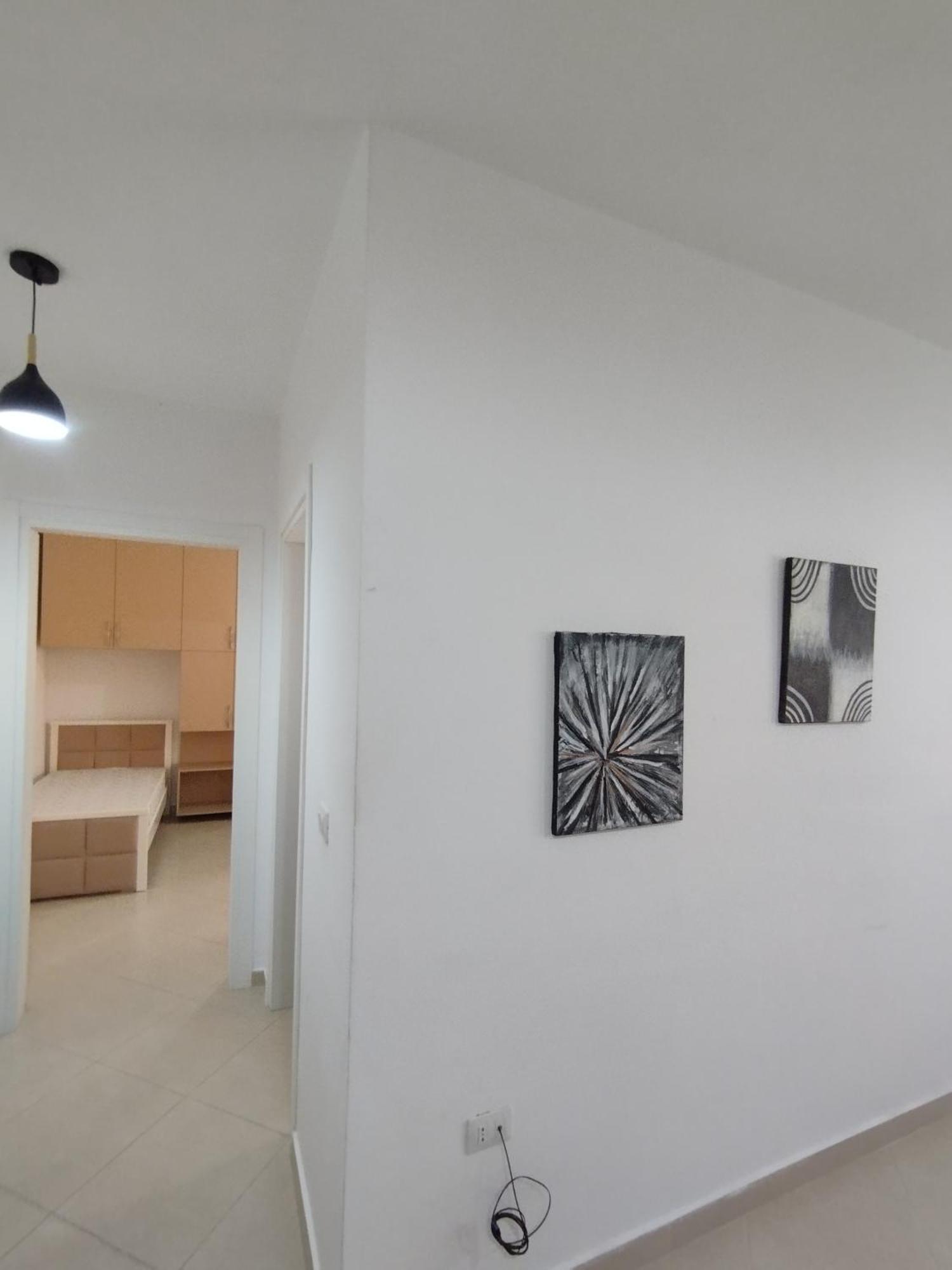 Hergi Apartament Vlore Bagian luar foto