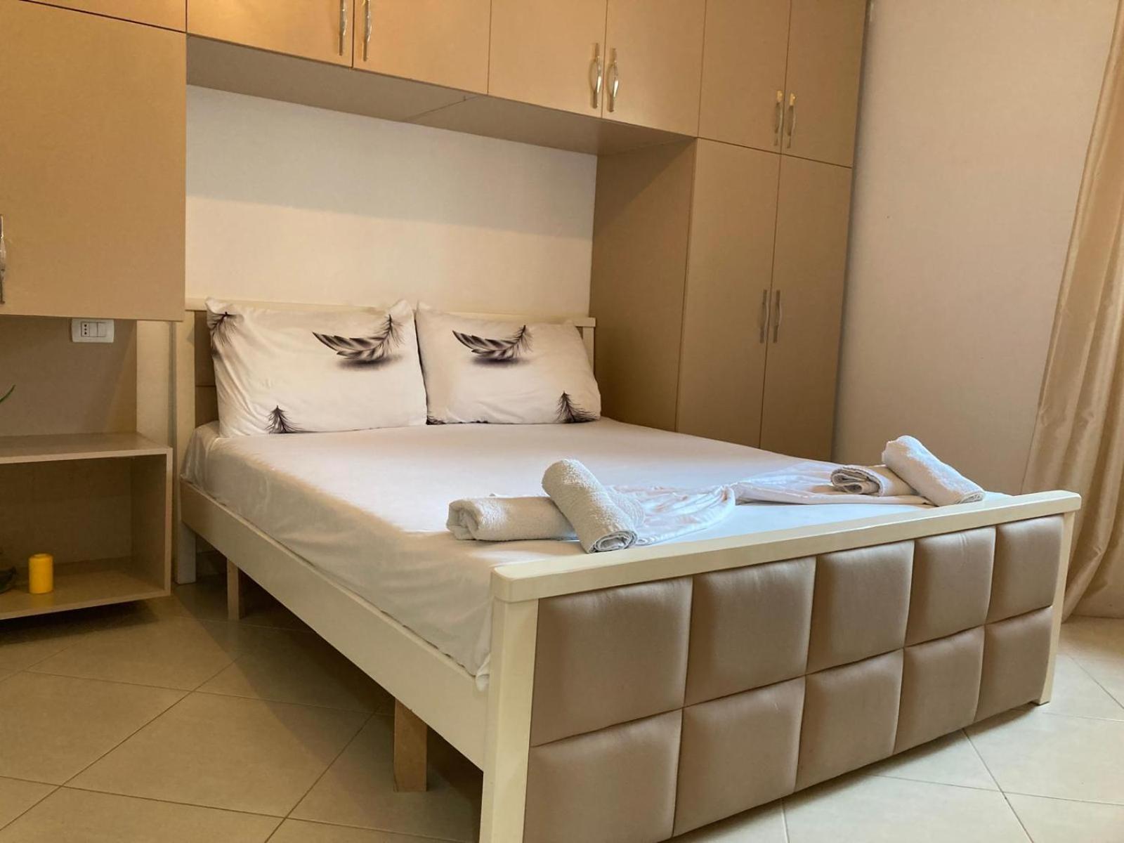 Hergi Apartament Vlore Bagian luar foto