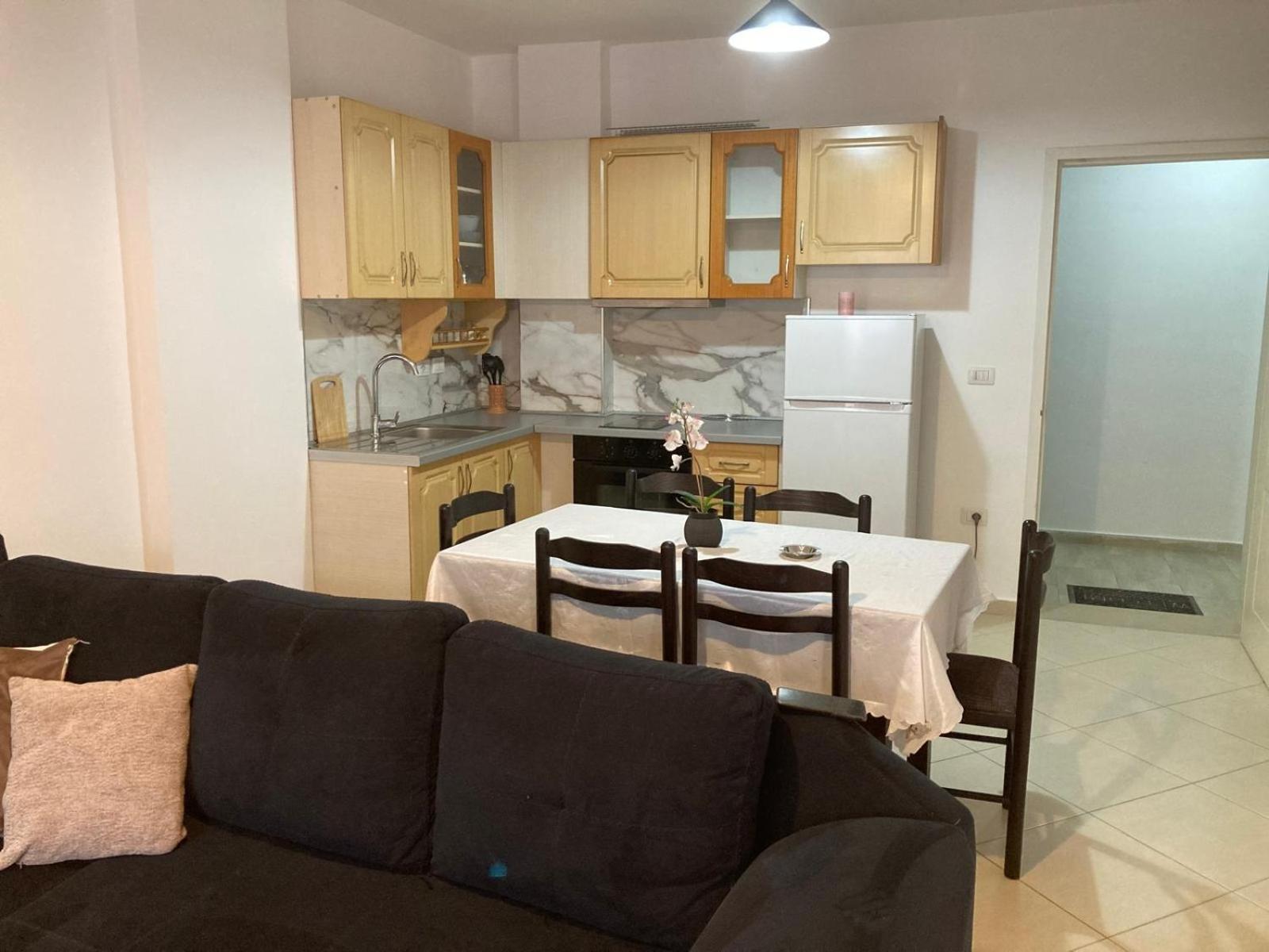 Hergi Apartament Vlore Bagian luar foto
